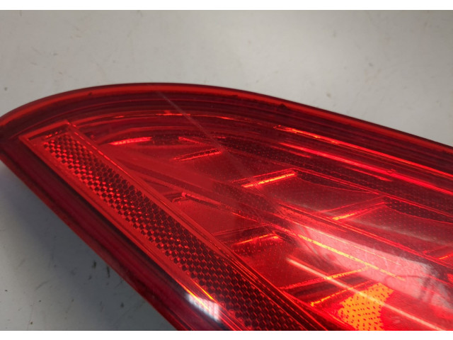 Задний фонарь          