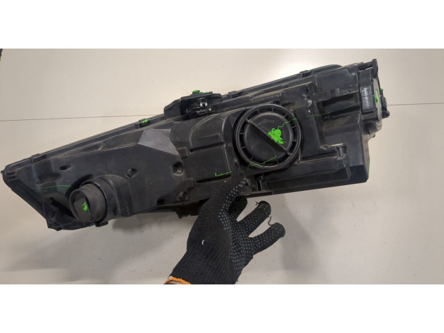 Фара передняя  Audi A4 (B9) 2015-2020 правая 