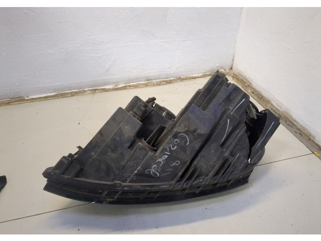 Фара передняя  Volkswagen Jetta 6 2010-2018 правая 