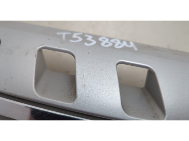 Решетка радиатора  Mercedes ML W164 2005-2011          A16488008859776