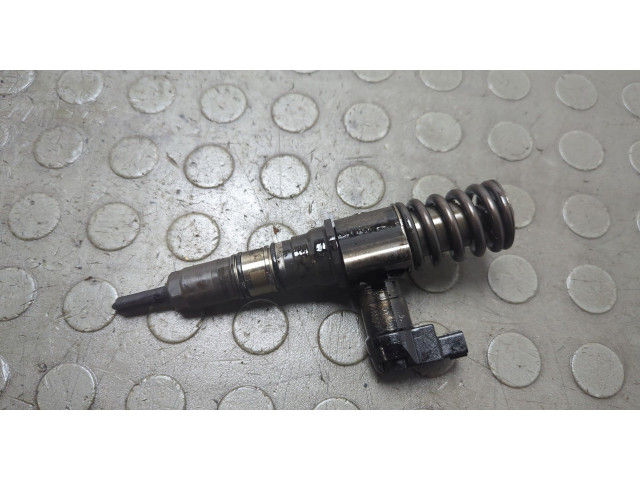 Форсунка топливная Volkswagen Passat 6 2005-2010 03G130073S