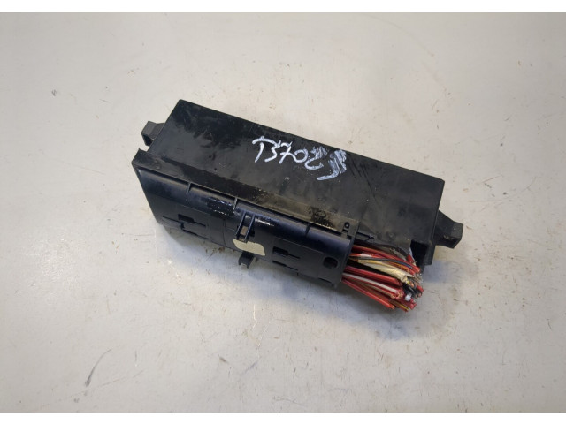 Блок предохранителей  Volkswagen Jetta 6 2014-2018      00093715B   6  