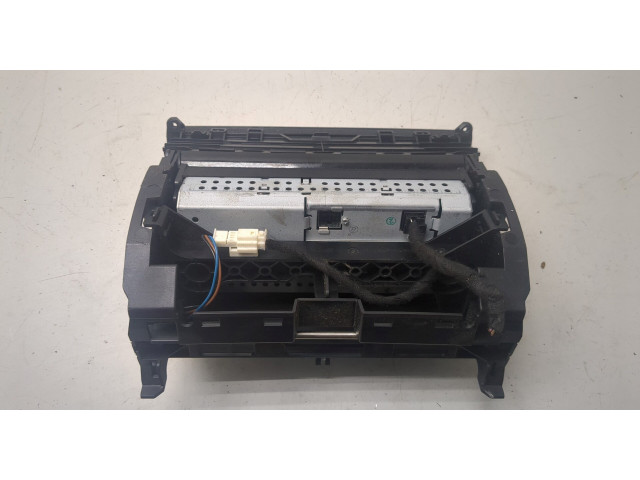 Дисплей бортового компьютера  Mercedes C W204 2007-2013          