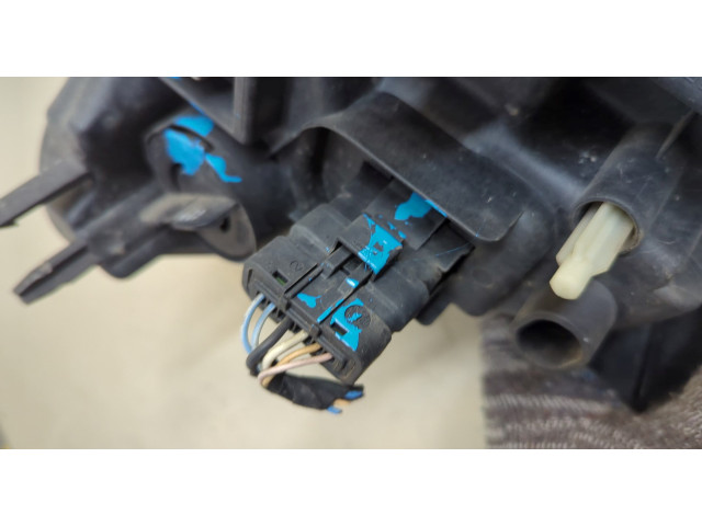 Фара передняя  Dacia Sandero 2013-2020 левая 