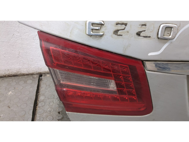 Замок багажника  Mercedes E W212 2009-2016       