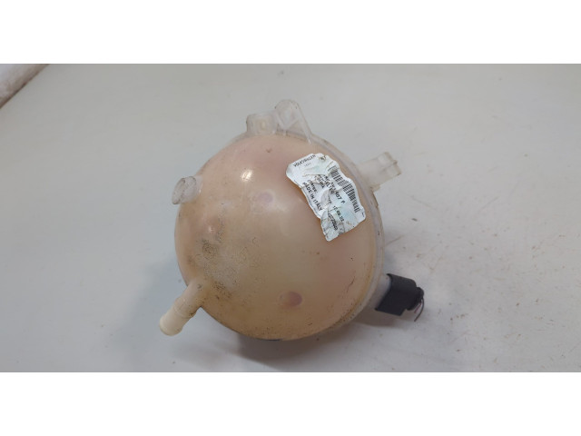 Бачок расширительный Audi Q3 2011-2018 1K0121407A