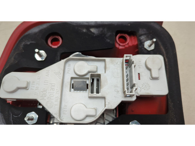 Задний фонарь