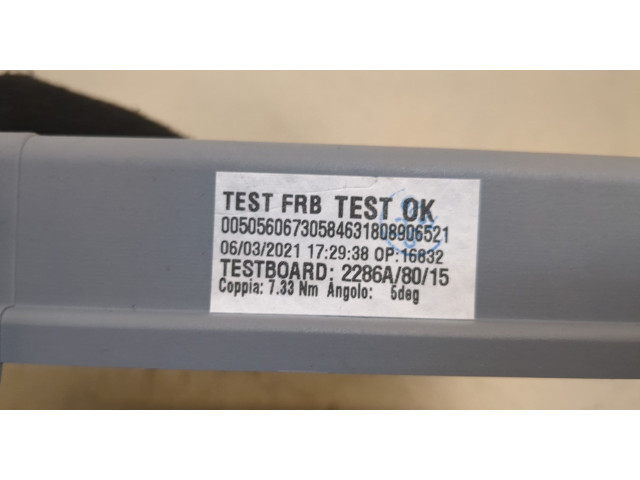 Крышка блока предохранителей  Cadillac XT4 2018-2023      84949523   