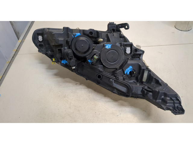 Фара передняя  Peugeot 208 2012-2019 левая 