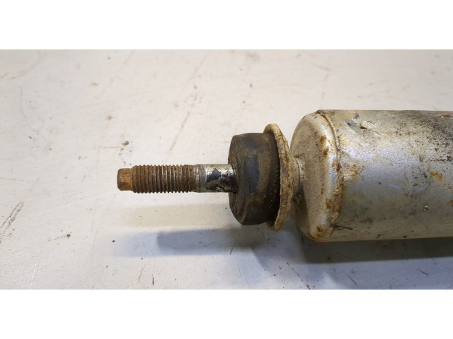 Стойка амортизатора  Suzuki Jimny 1998-2012      