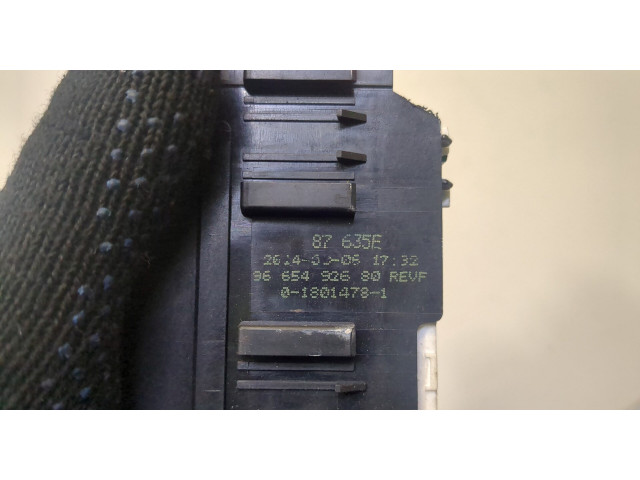 Блок предохранителей  Citroen DS4         2