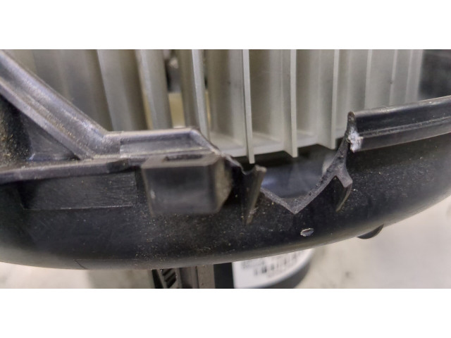 Моторчик печки Skoda Fabia 2004-2007 6Q2819015C 6Q2819015C