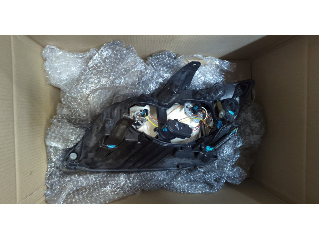 Фара передняя  Ford Focus 2 2005-2008 правая 