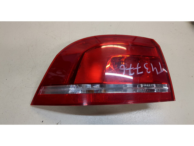 Задний фонарь          