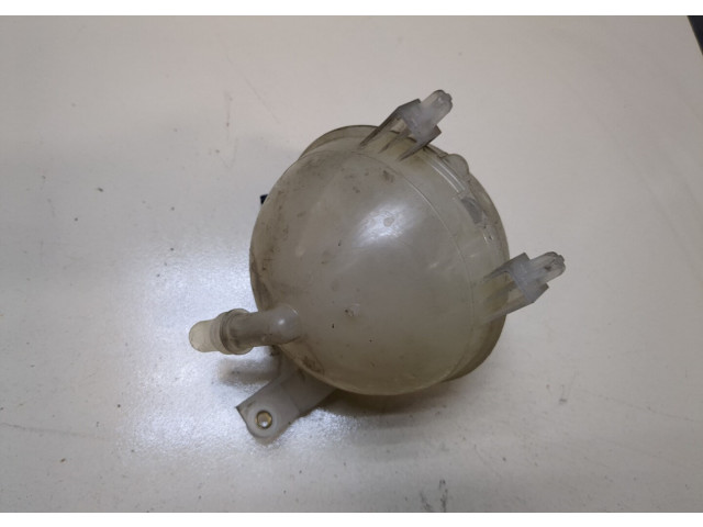 Бачок расширительный  Peugeot 3008 2009-2016     1.6