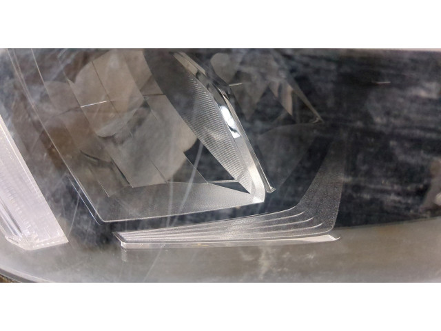 Фара передняя  Volvo XC40 правая 