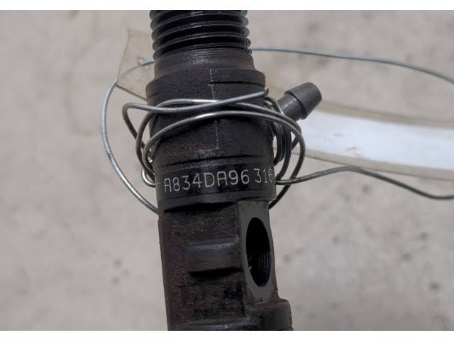 Форсунка топливная  Ford Focus 1 1998-2004    1219725, 2T1Q9F593AA, EJBR02201Z     