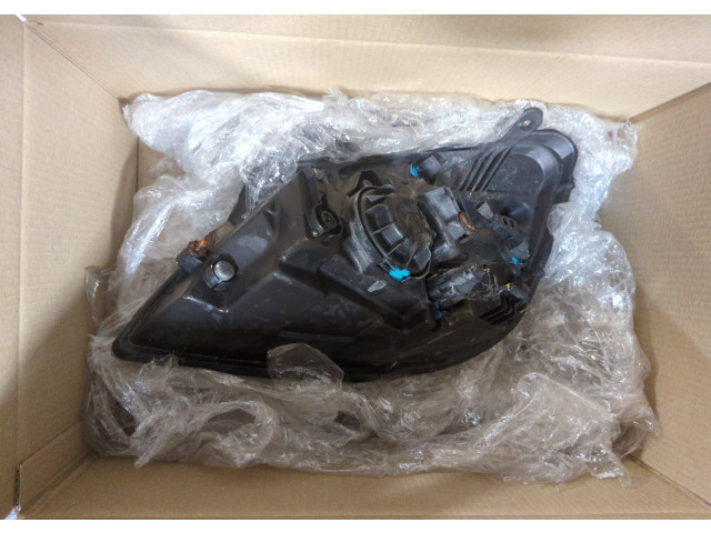 Фара передняя  KIA Rio 2005-2011 правая 