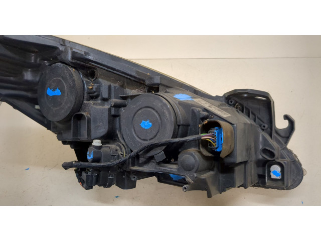 Фара передняя Peugeot 5008 2009-2016 левая