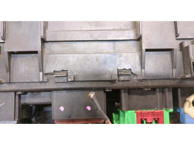 Блок предохранителей  Jeep Grand Cherokee 2010-2013         