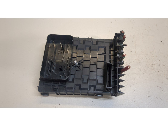 Блок предохранителей Skoda SuperB 2008-2015