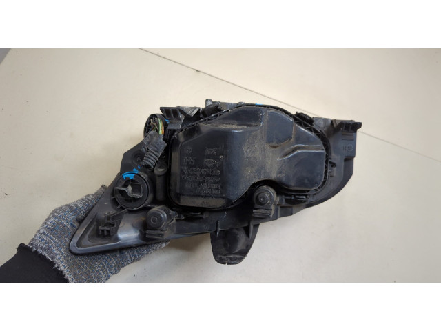 Фара передняя  Ford Focus 2 2005-2008 правая 