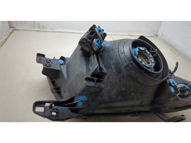 Фара передняя  Mitsubishi Pajero / Montero 2000-2006 левая 