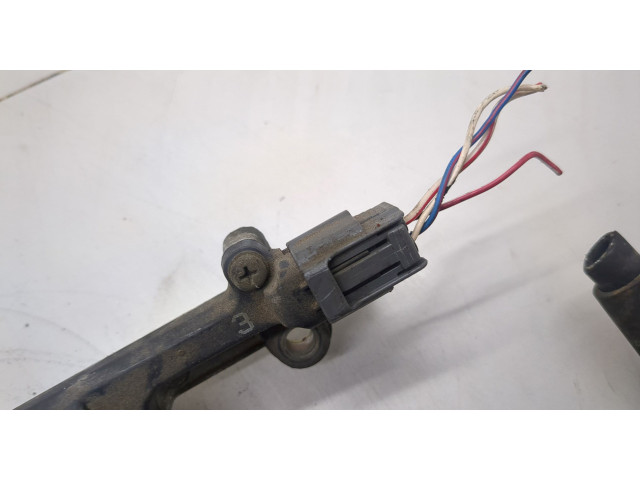 Форсунка топливная Mazda 626 1992-1997 KL0113250