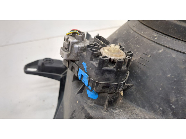 Фара передняя  Mitsubishi Pajero / Montero 2000-2006 правая 