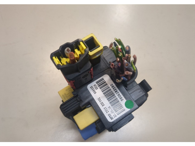 Блок предохранителей Citroen C4 Picasso 2013-2016 1.6