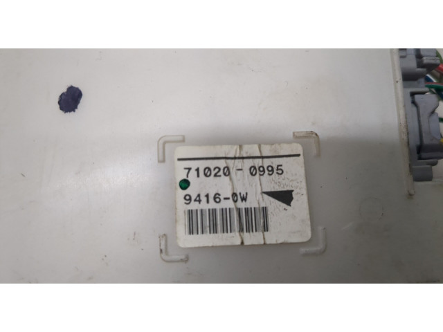 Блок предохранителей Lexus IS 2005-2013 8267253040 2.2