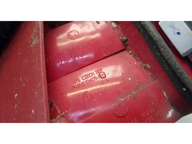 Задний фонарь 1Z5945111A