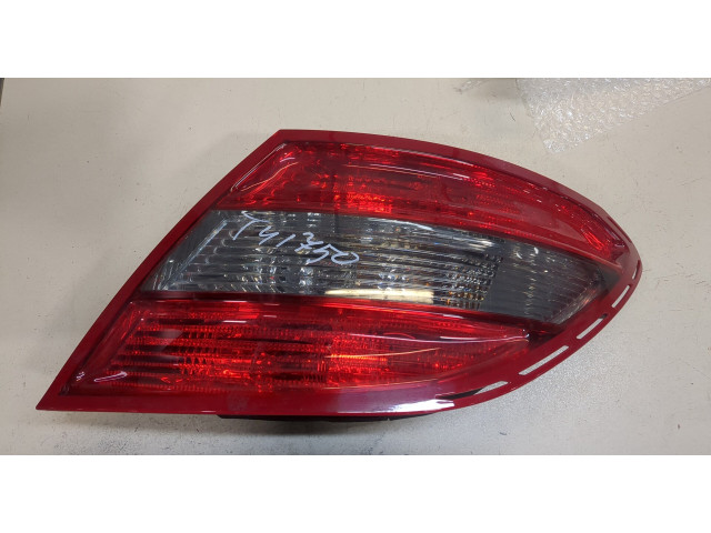Задний фонарь        Mercedes C W204 2007-2013 