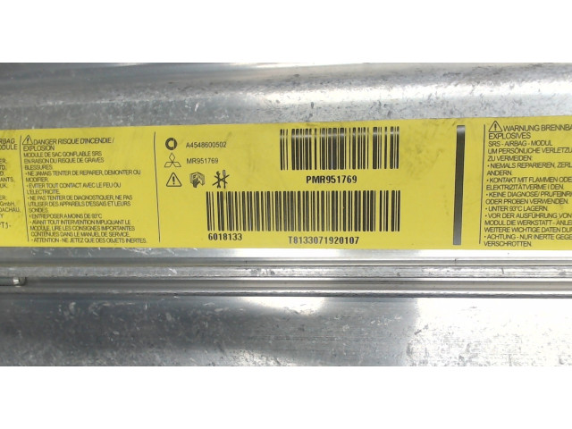 Подушка безопасности переднего пассажира Mitsubishi Colt 2004-2008