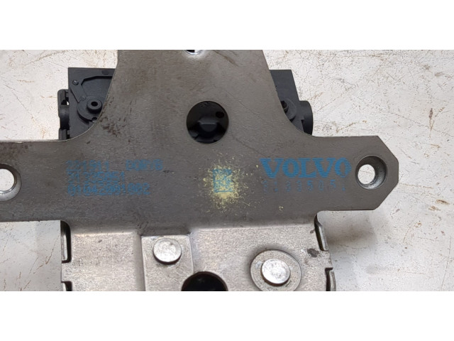 Замок багажника  Volvo S60 2010-2018       