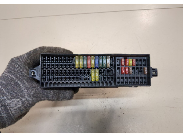 Блок предохранителей Volkswagen Golf Plus