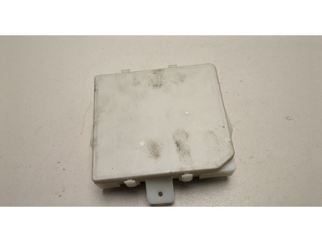 Блок предохранителей  Infiniti QX56 2004-2010      284B67S002   