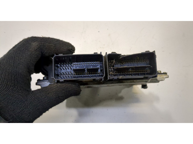 Блок управления двигателем  Volvo XC60 2017-     