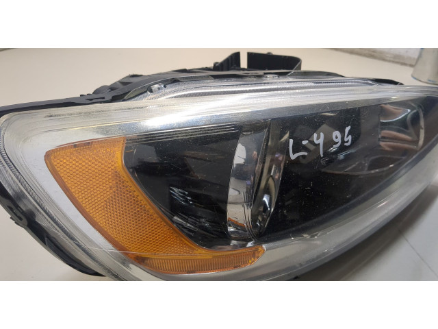 Фара передняя  Volvo S60 2010-2018 правая 