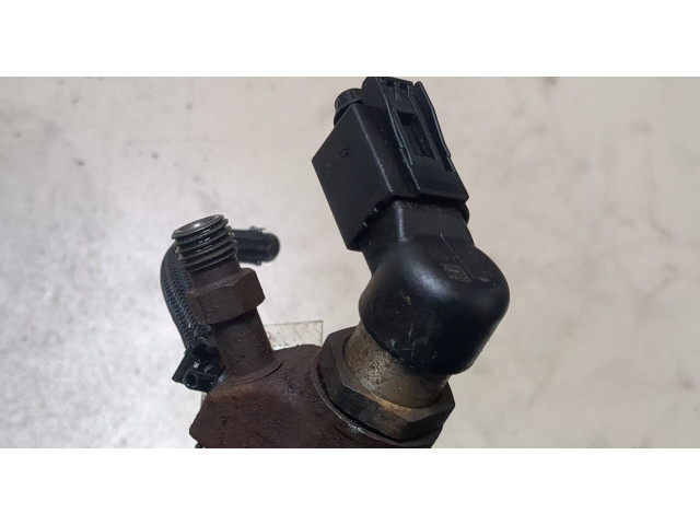 Форсунка топливная  Volvo S40 2004-    9657144580     