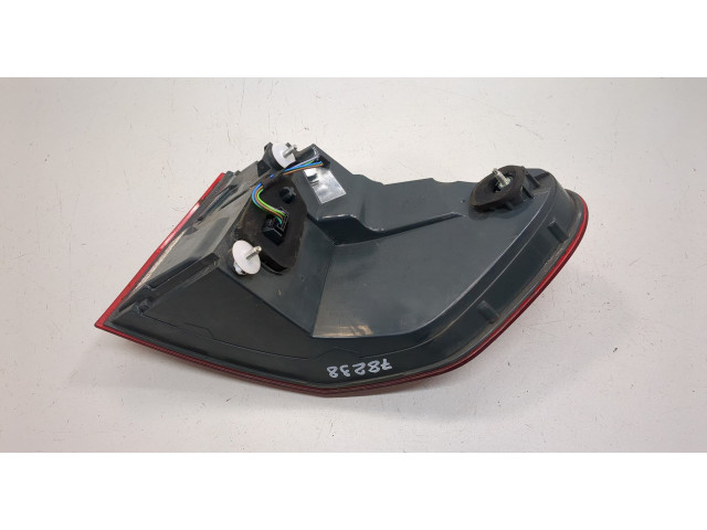 Задний фонарь          