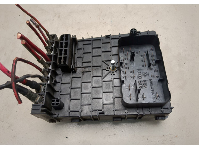 Блок предохранителей Skoda Octavia (A5) 2004-2013