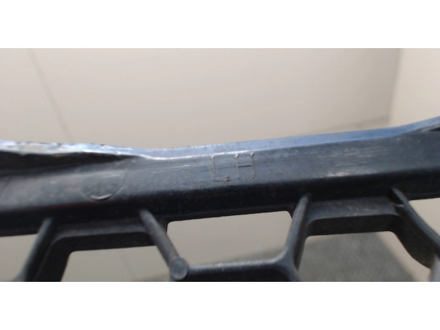 Решетка радиатора  Mitsubishi Eclipse 2005-2011          2.4 MN142107