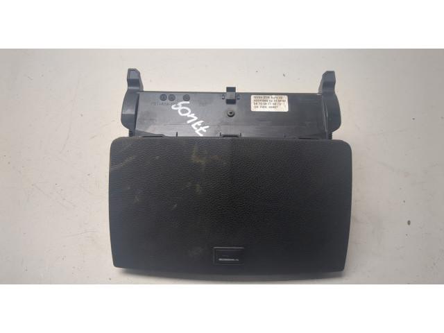 Дисплей бортового компьютера  Mercedes C W204 2007-2013          