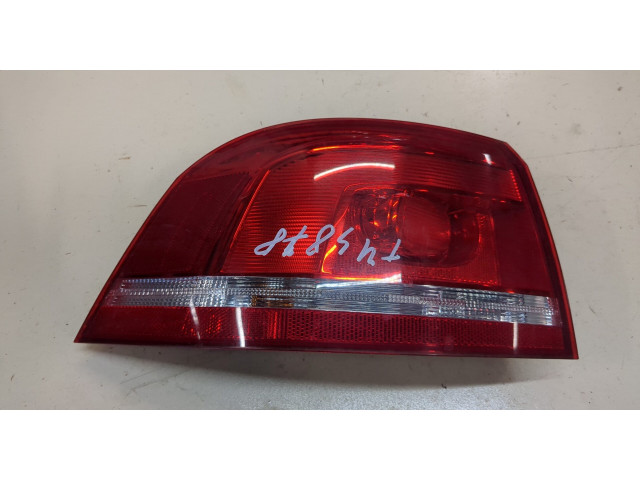 Задний фонарь          