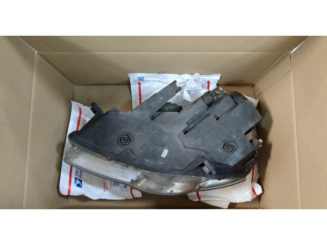 Фара передняя  Volkswagen Passat 6 2005-2010 левая 