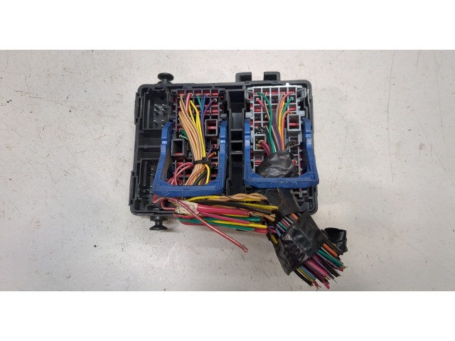 Блок реле  Chevrolet Tahoe 2006-2014      1509383701    5.3