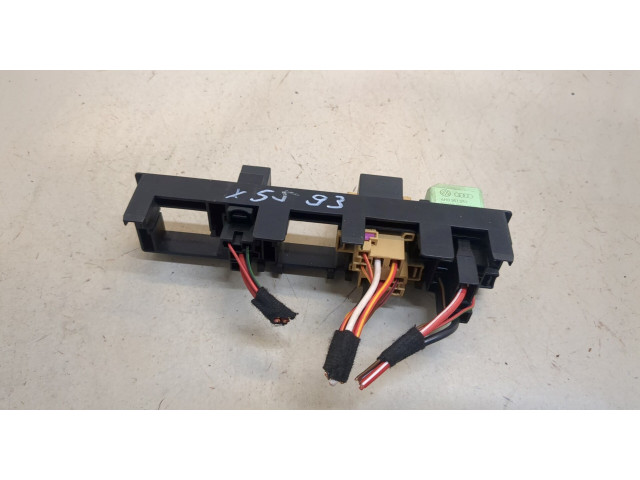 Блок реле  Skoda Yeti 2013-2018         