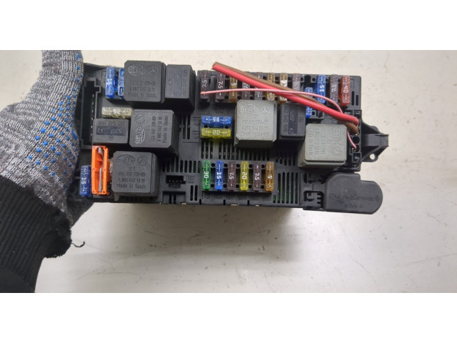 Блок предохранителей  Mercedes CLS C219 2004-2010         