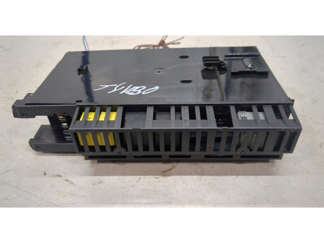 Блок предохранителей  Mercedes CLS C219 2004-2010         